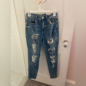 NWT American Eagle Mom Jeans size 2